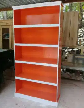 Rak buku minimalis bahan kayu solid