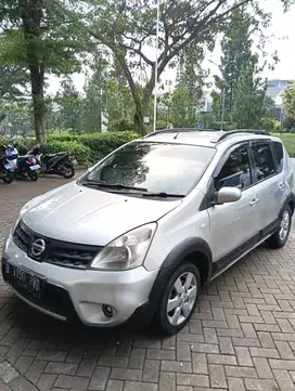 Nissan Livina 2011 Bensin