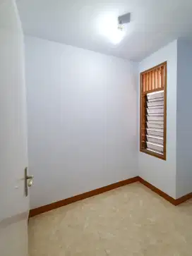Sewa Rumah 4KT Lebar 11m Janur Elok SF Rapi