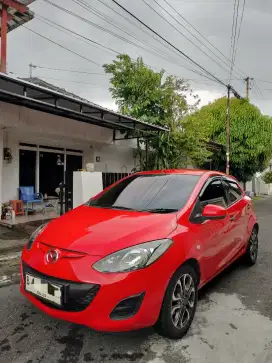 Mazda 2 V 2012/2013 matic merah istimewa