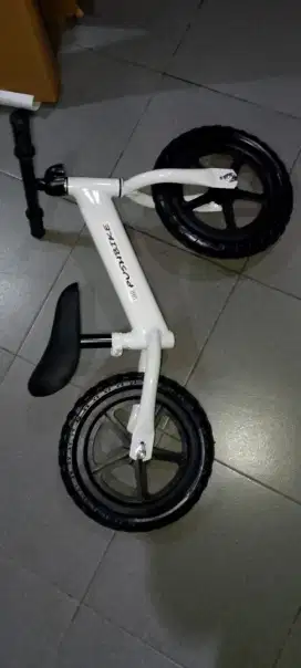 Balance bike buat anak umur 2 tahun