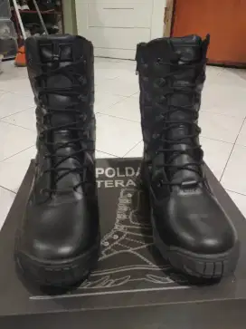 Sepatu PDL ukuran 42