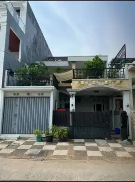 RUMAH MEWAH DALAM KOMPLEK ELITE JATINEGARA INDAH - BUARAN