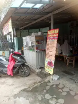 Karyawan lapak dan kurir