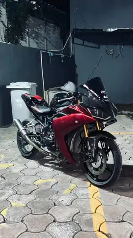 Y a m a h a  R25 motor