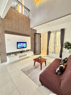 Disewakan Rumah 2 Lantai Full Furnish Pakuwon City dkt PCM, East Coast