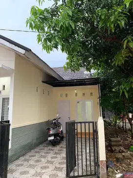 DISEWAKAN RUMAH 2 KAMAR LOKASI CIATER STRATEGIS TANGERANG SELATAN