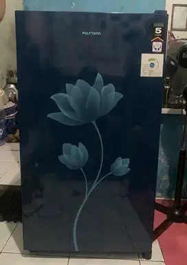 Kulkas Polytron 1 Pintu - Kondisi Mulus, Baru Sekali Pakai!