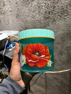 Toples makanan bekas