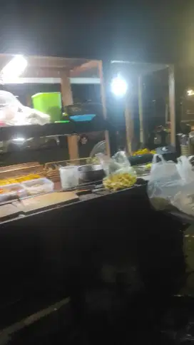 Dibutuhkan 1 orng laki2 untuk jaga angkringan