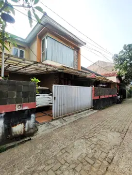 RUMAH di JAGAKARSA, JAKARTA SELATAN