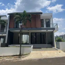 RUMAH MEWAH DAGO BANDUNG UTARA DEKAT ITB UNPAD UNIKOM POLMAN.