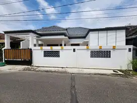 Rumah bagus nyaman siap huni di Banjarsari Surakarta