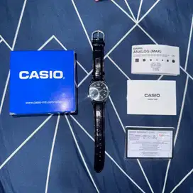 Casio Analog V006L