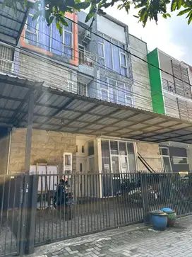 KOST PUTRI DEKAT KAMPUS BRAWIJAYA DI BENDUNGAN SIGURA GURA