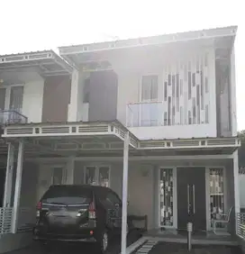 Rumah 2 lantai Citra Grand Cibubur bagus murah jarang ada