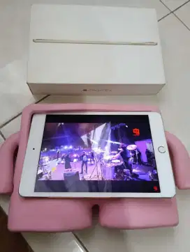 Ipad mini 4 cell dan wifi 64 gb