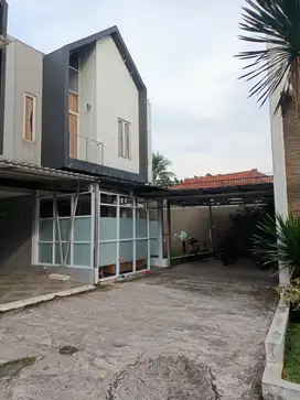 Dijual Rumah penganten ali ciracas didalam cluster SHM Rapih