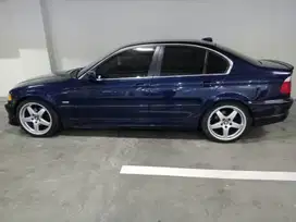 BMW 323i 2000 Bensin
