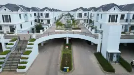 Rumah Double Decker Ala Eropa, 3 Lantai, Unit Ready