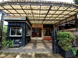 Banguanan komersial usaha cafe dan resto diperumahan bukit golf