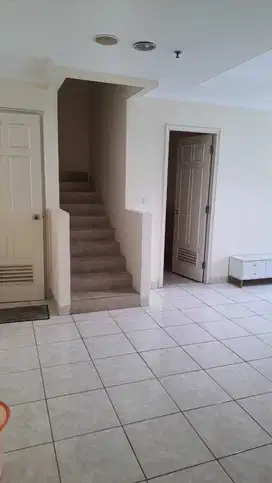 Sewa Apartemen French Walk MOI Tower Nice 98 m2 Furnish Murah 57 Juta