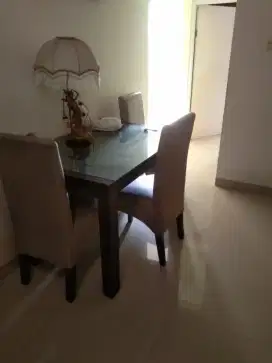 Set meja makan dan 3 kursi