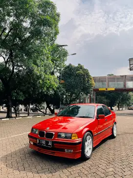 BMW 318i 1997 Bensin