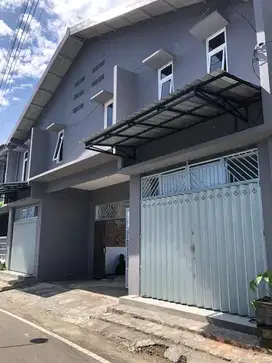 Disewakan Ruko 1 lantai Samping kost Wanita 28 Kamar