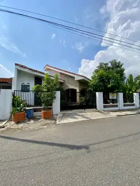 RUMAH MEWAH FULL FURNISH HOOK STRATEGIS  DEKAT PUSAT KOTA JOGJA