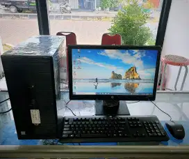Satu set Komputer siap pakai