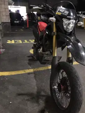 Crf 2022 warna hitam