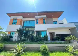 Dijual rumah mewah tengah kota