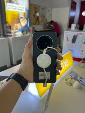 Realme 13 Pro+ Baru Segel Resmi 12/512GB – Kamera Sony IMX