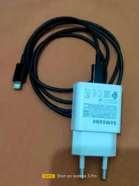 Charger iPhone petir