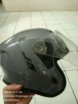 Dijual helm MLA J5