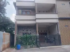 Di Jual Rumah 2 Lantai Cocok Untuk Hunian Apalagi Kos Kosan