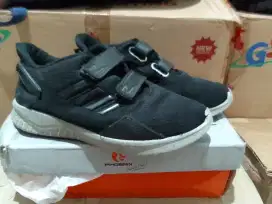Sepatu sekolah size 36