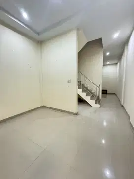 Dijual Rumah Komplek Royal Sado Jalan Brigjend Katamso Gang Sado