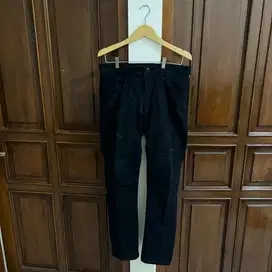 Slimfit jeans Eiger Hitam