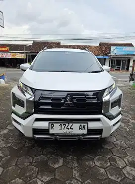 xpander cross matic tahun 2024