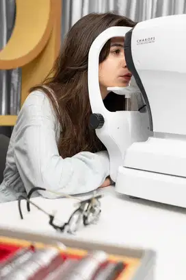 HANYA CARI PENGALAMAN OPTIK MINIMAL 3TAHUN
