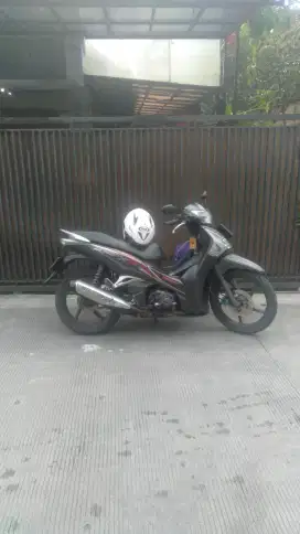 Supra X125 Helm in