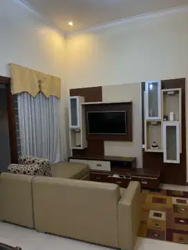 Disewakan rumah 4KT 3KM garasi carport dekat museum angkut Batu