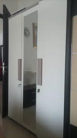 Almari 3 Pintu Bahan  Berkualitas