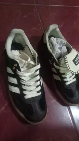 Jual sepatu bekas