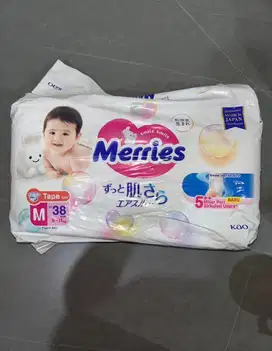 PAMPERS MERRIES JAPAN SIZE M