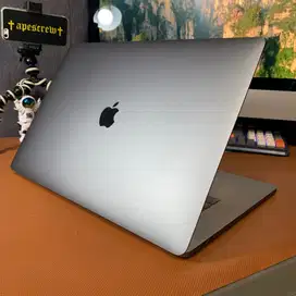 Macbook Pro Retina 15inch 2017 i7/16/1TB