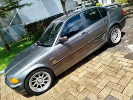 BMW 318i 2001 Bensin