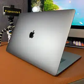 Macbook Pro Retina 15inch 2019 i7/16/512GB